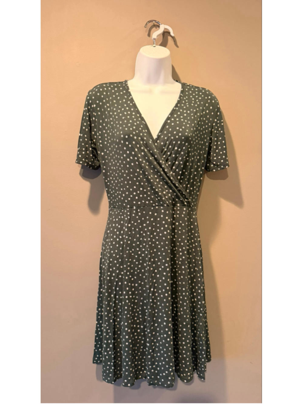41 Hawthorn Elisse Knit Surplice Polka Dot Dress Green Size M
